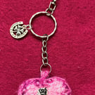 Crochet heart keyring and bag clip in shades of pink 