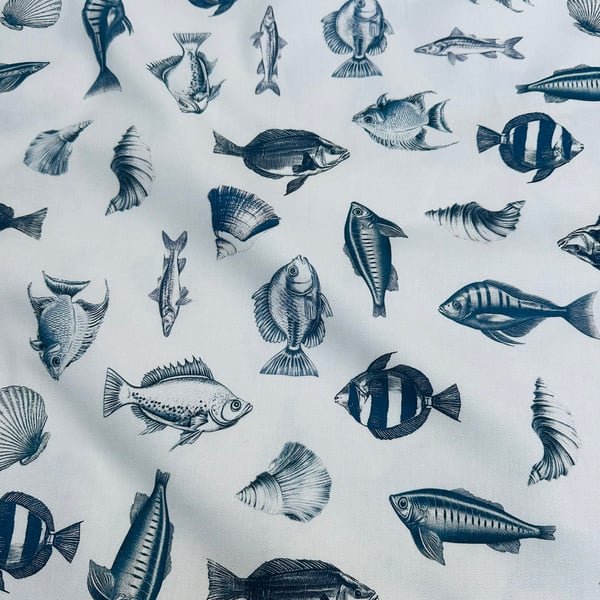 Fish Sealife Tablecloth. 150 x 135cm  Rectangle and 135 x 135 cm Square Cotton 