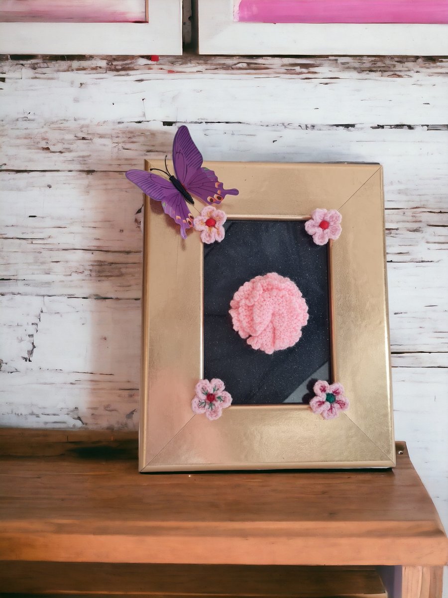 Golden colour photo frame with crochet flowers