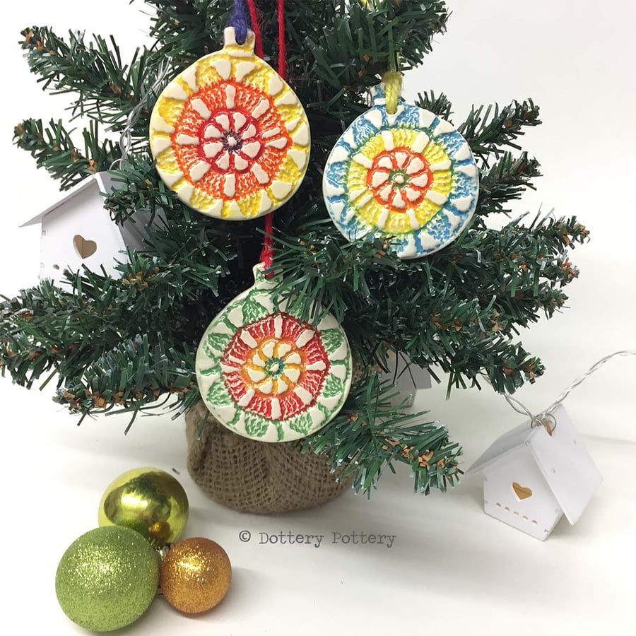SALE Set of three Christmas decorations pottery... - Folksy