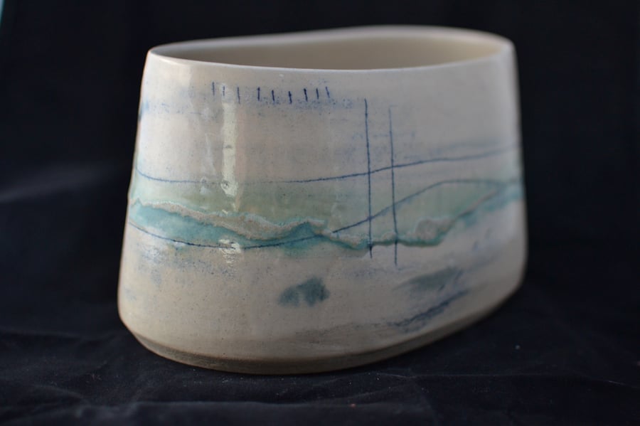 Super Seconds Saturday - Medium oval seascape pot (27)