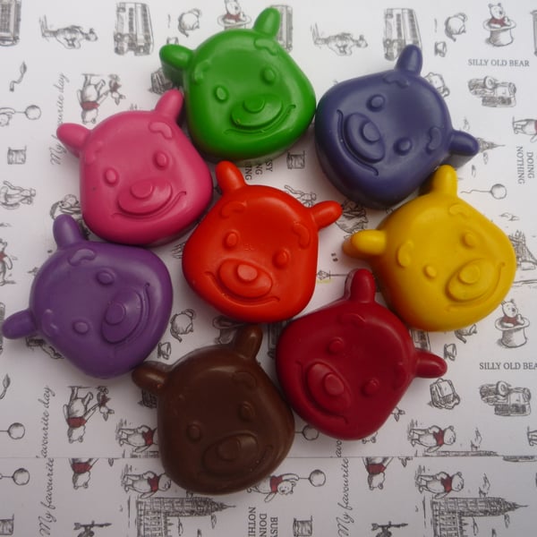 winnie the pooh inspired novelty wax crayons x 6 crayons