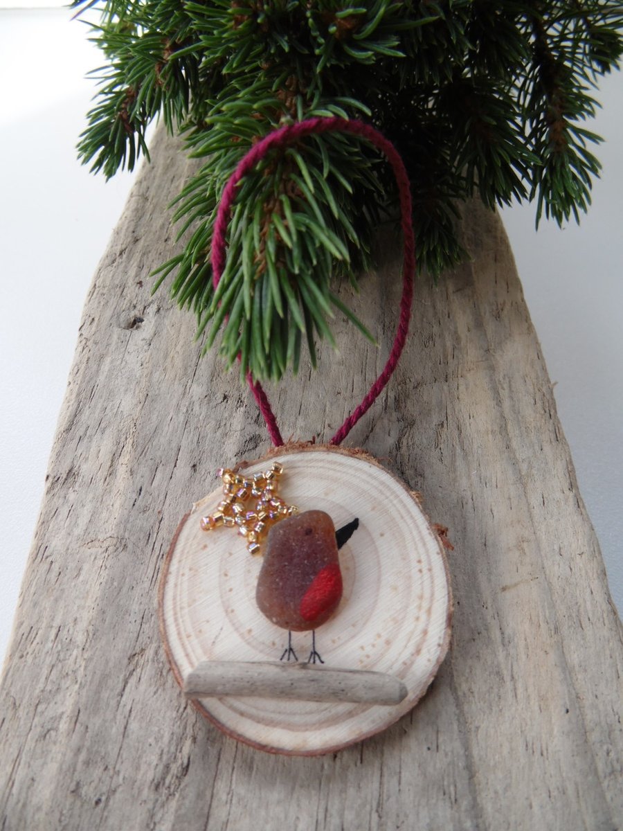 Sea Glass Robin with Gold Beaded Star Christmas Decoration T064