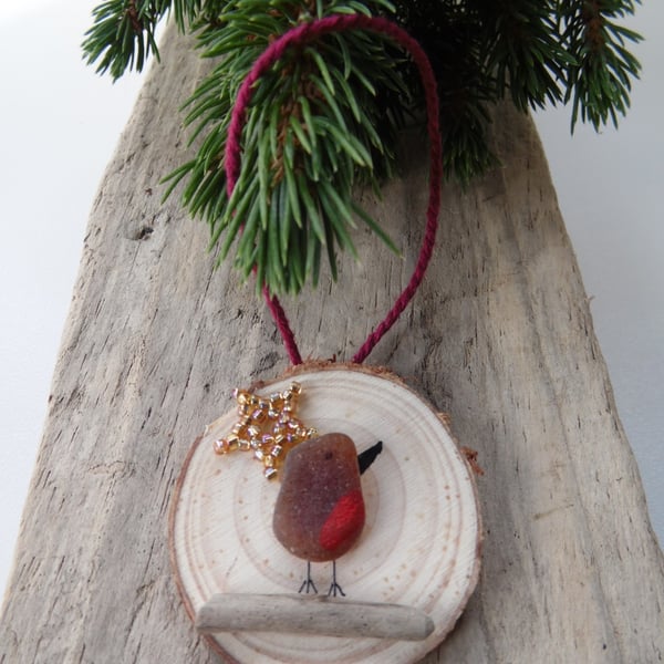 Sea Glass Robin with Gold Beaded Star Christmas Decoration T064