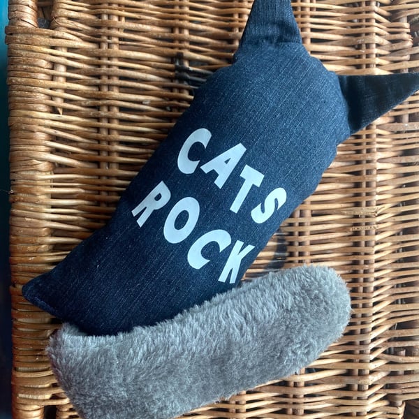 Cat Kicker that will Rock your Cats World