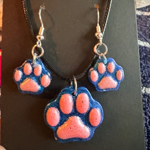 Resin earring and keyring set