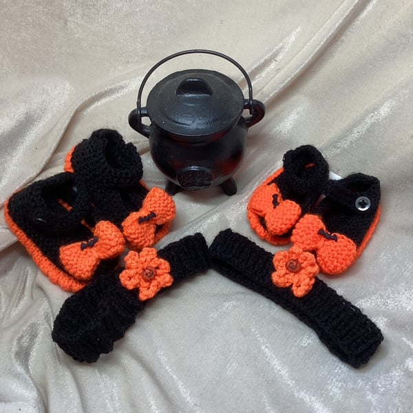 Limited Edition Halloween- Samhain booties 0-3 & 3-6 months. Free Postage.