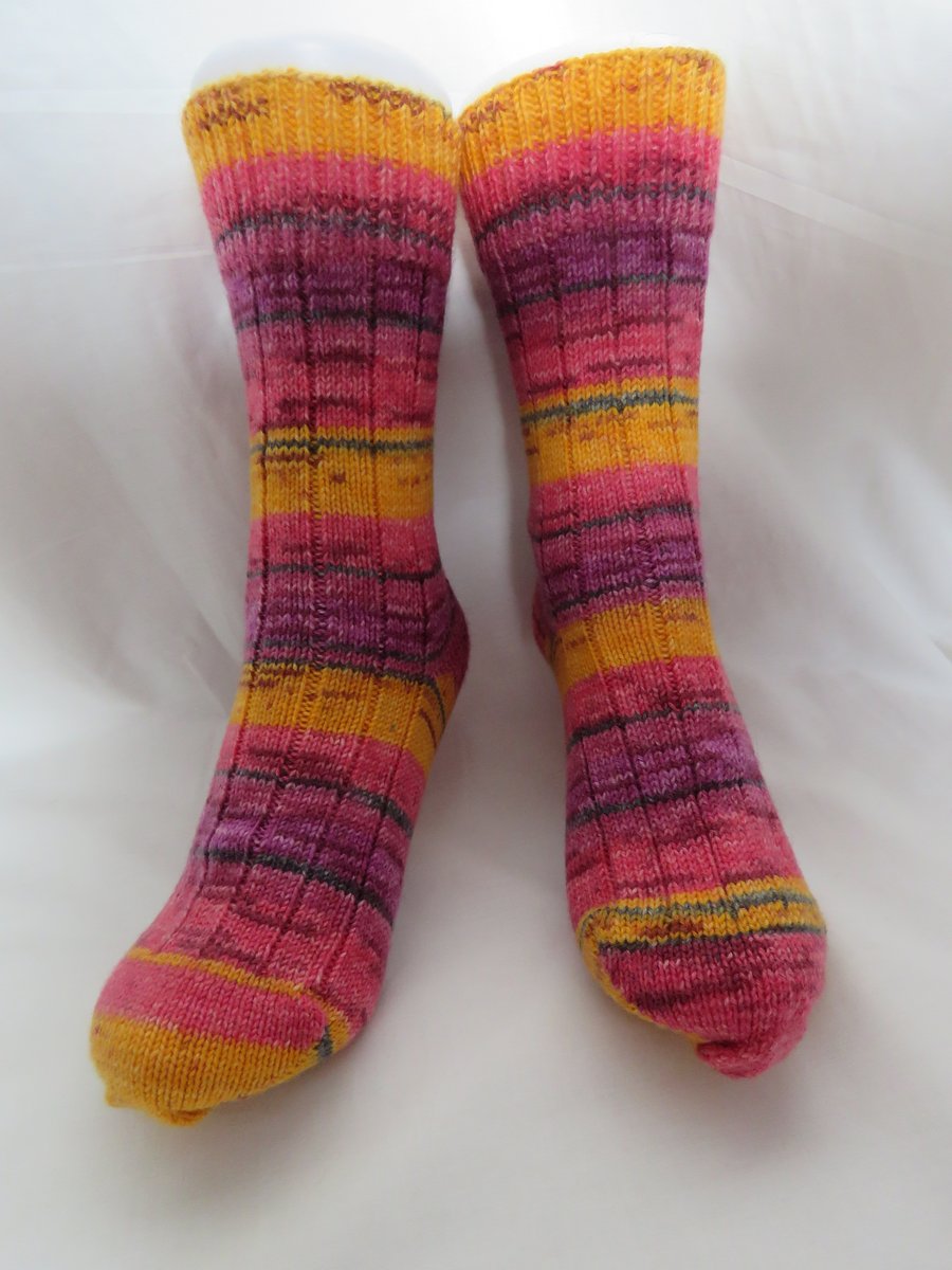 Hand-cranked Knitted Ribbed Wool Socks Size 6 to 7