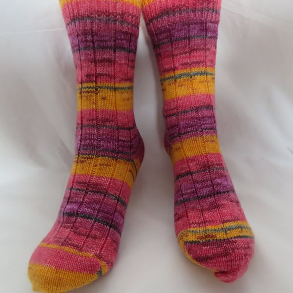 Hand-cranked Knitted Ribbed Wool Socks Size 6 to 7