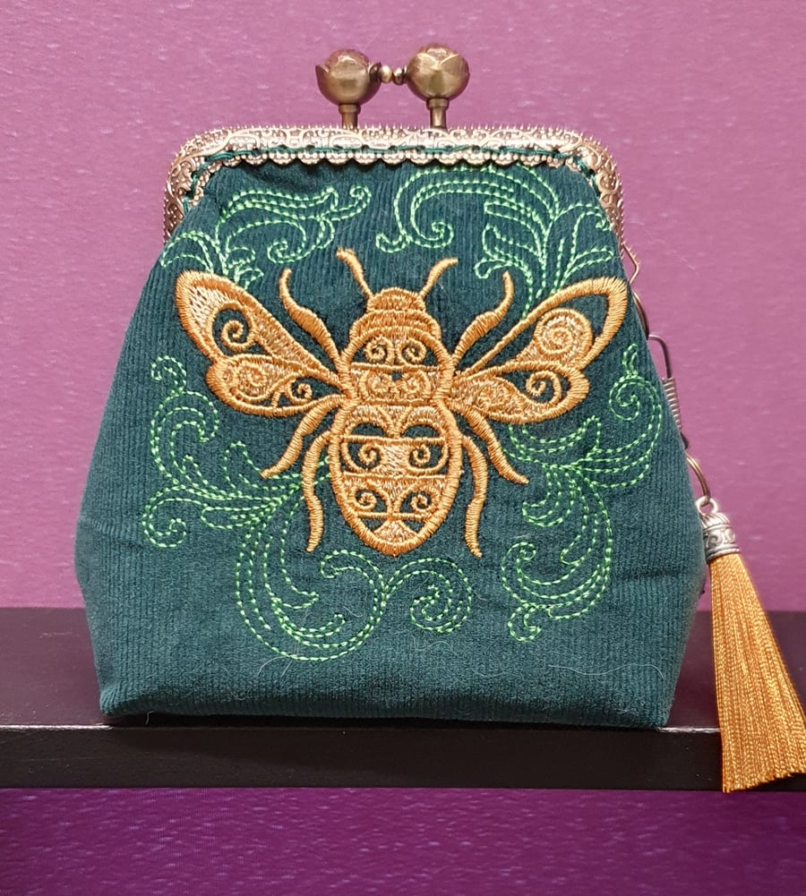 Bee with filigree design purse