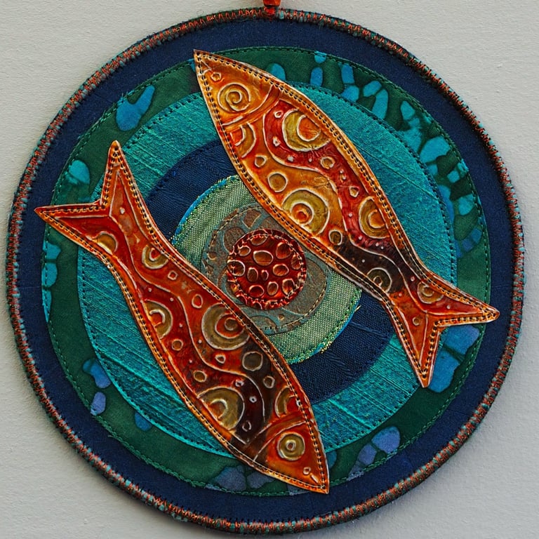 FSMM070 - Metal Fish Mandala Wall Hanging-16.5cm diameter-Orange-Blue-Green