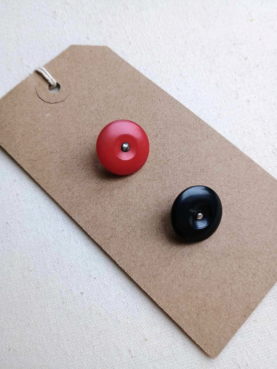 Vintage Buttons - pair of red and black buttons with metal shanks