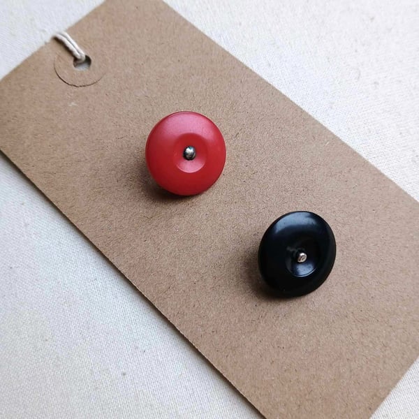 Vintage Buttons - pair of red and black buttons with metal shanks