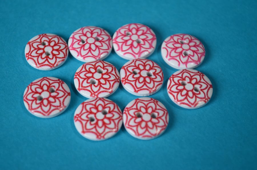 15mm Wooden Floral Buttons Retro Red & White Flower Pattern 10pk Flowers (SF30)
