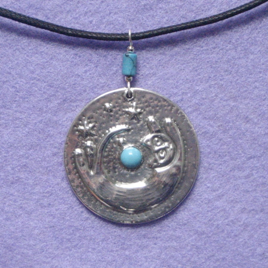 Leaping cat pendant in pewter,turquoise stone