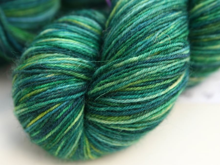 SALE Mr Froggie - superwash Bluefaced Leicester 4-ply yarn