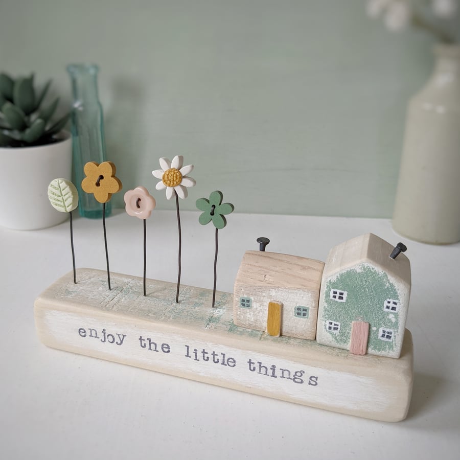 Little Wooden Houses with Clay & Button Garden 'Enjoy the little things'