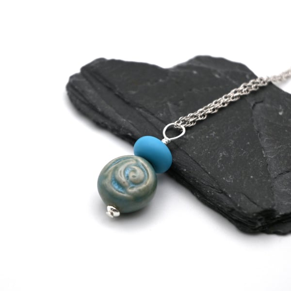 blue ceramic rose pendant necklace