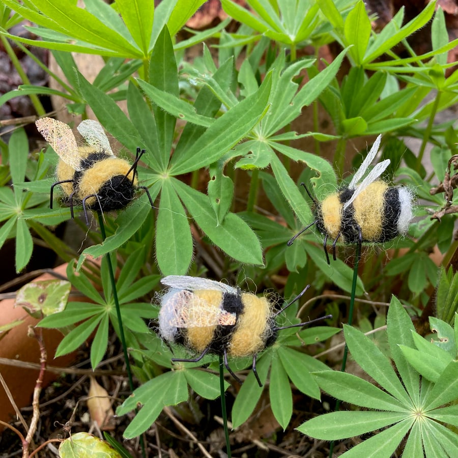 Needle felted bumble bee plant stake
