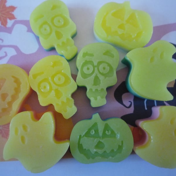 spooky glo in the dark soaps x 4