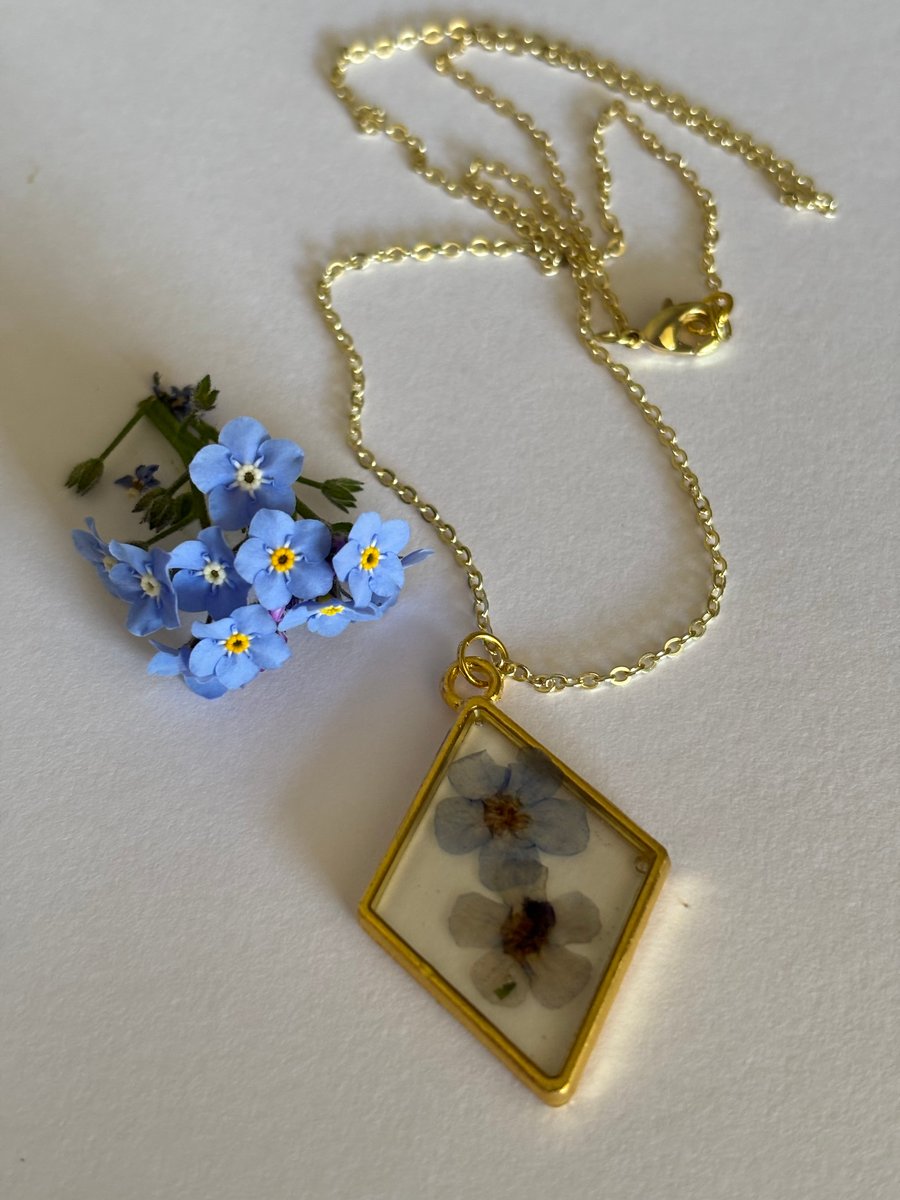 Forget me not resin pendant