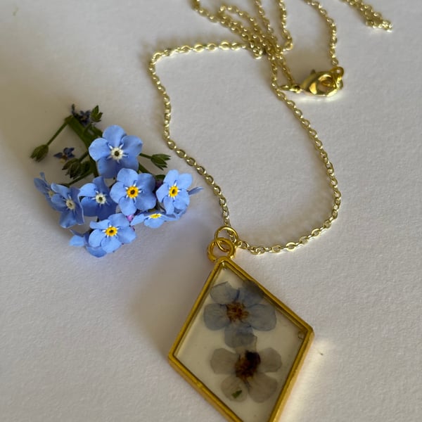 Forget me not resin pendant