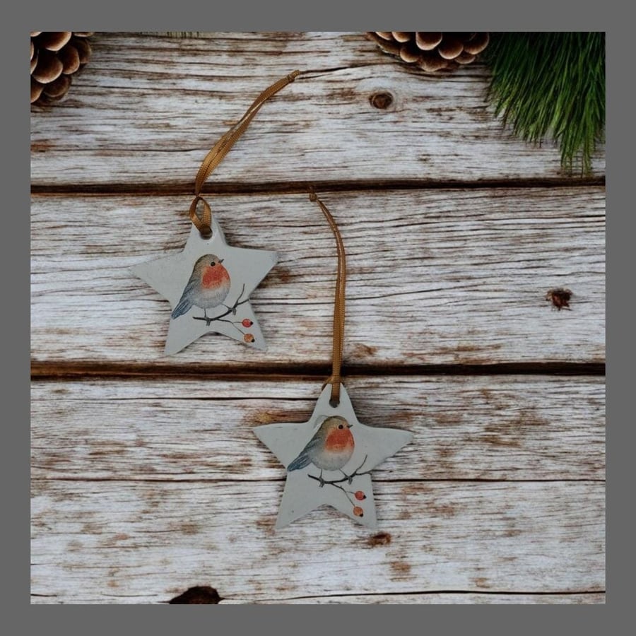 Robin and Berry Hanging Christmas Tree Decoration - Robins Appear.....