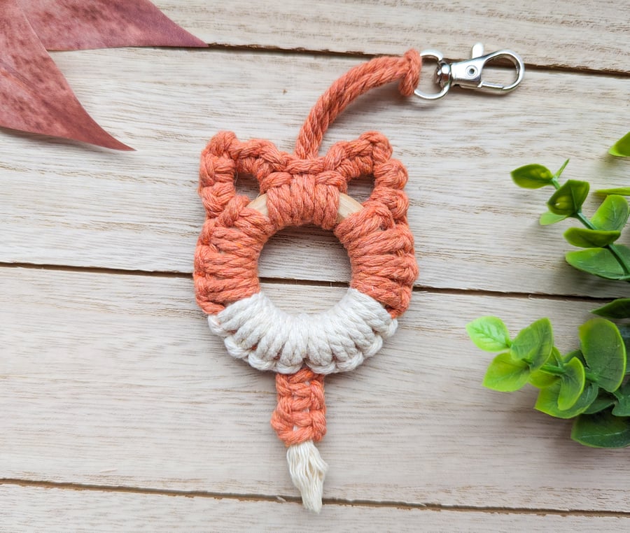 Forrest friends - Adorable Macrame Fox Keychain - Unique Accessory, Bag Charm