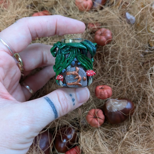 Fairy house, fairy door ornament 