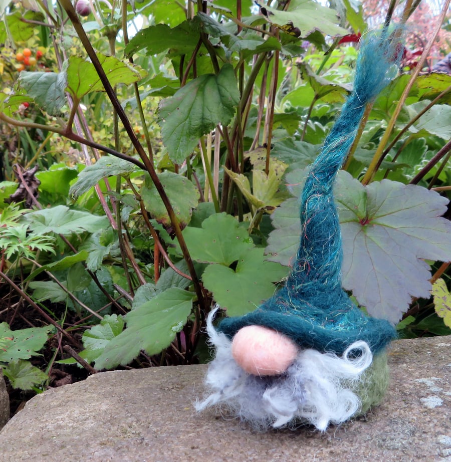 Philip the little gnomti tomti (sparkly green hatted gnome)