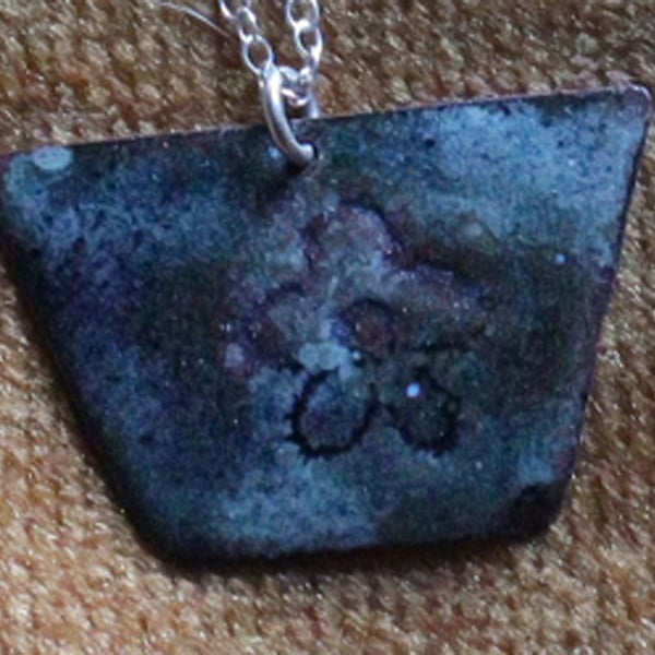 Sgraffito flower kiln-fired enamel pendant