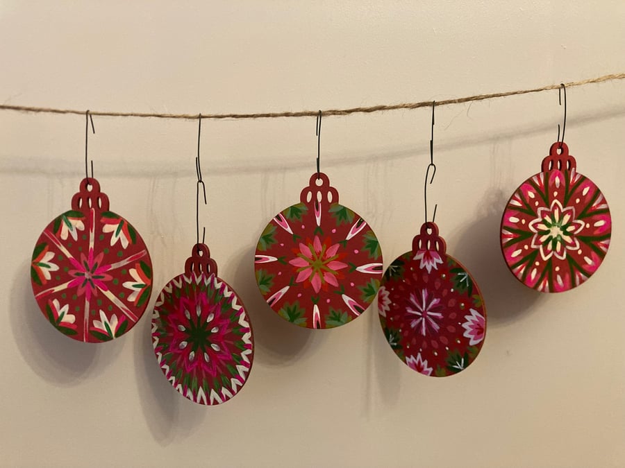 Set of 5 Folk Art Baubles Red Mix