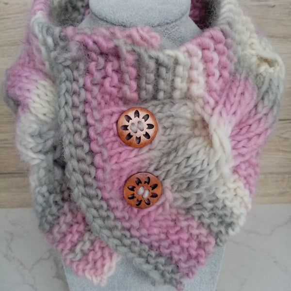 Cable knit neck warmer in misty pink 100% pure wool