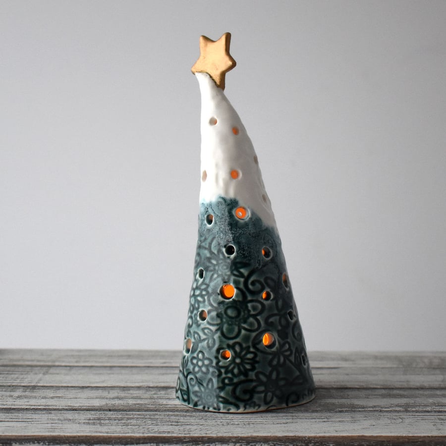 A301 Ceramic Christmas Tree Tea Light Holder (UK postage free)
