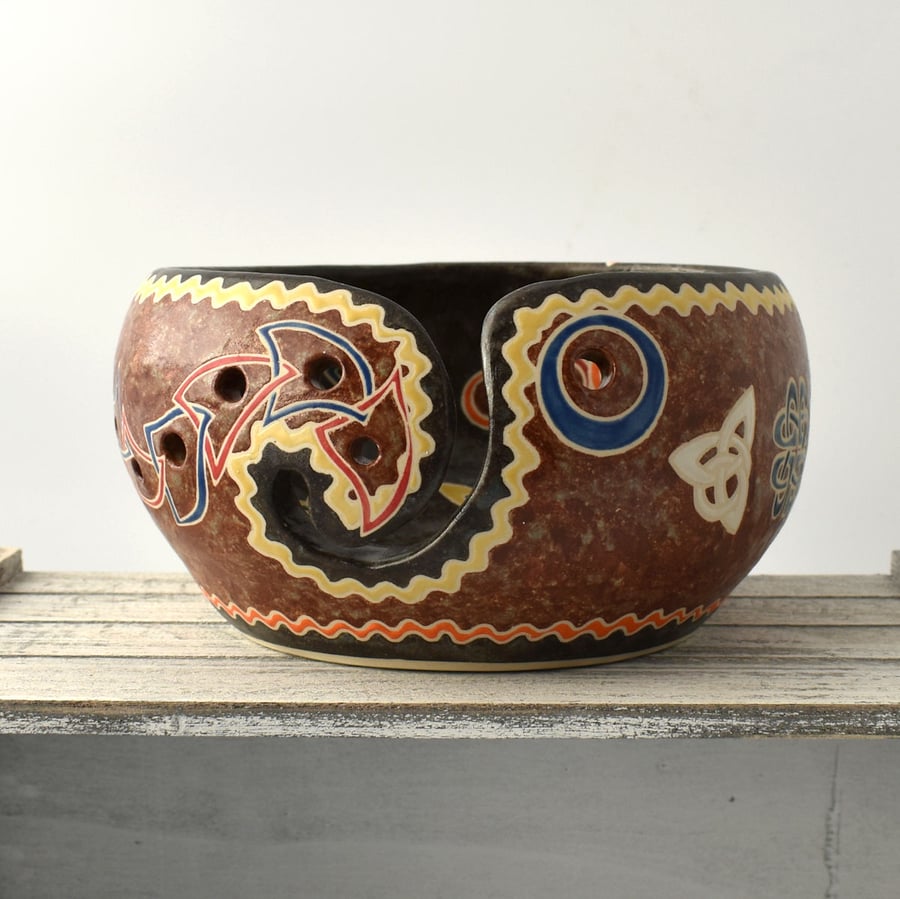 A147 - Ceramic yarn bowl   (Free UK postage)