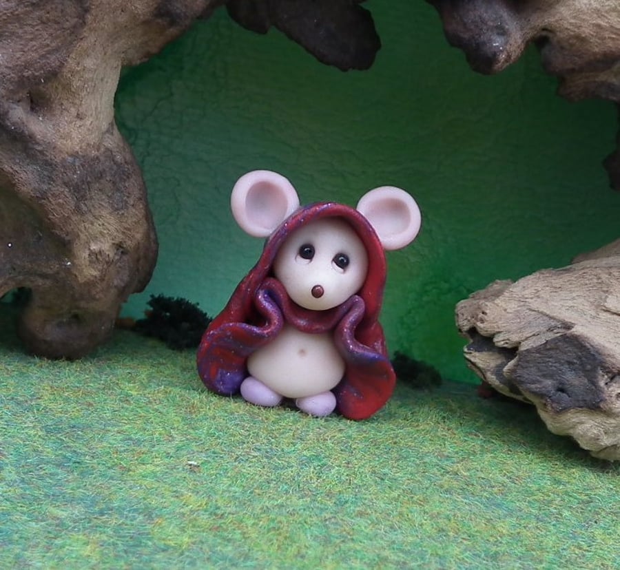 Downland Mouse 'Missie' Crop Gatherer OOAK Sculpt by Ann Galvin Gnome Village