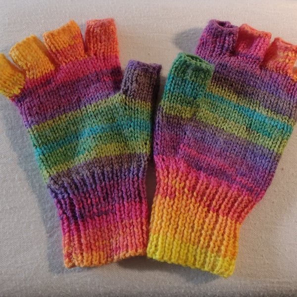 Fingerless gloves 