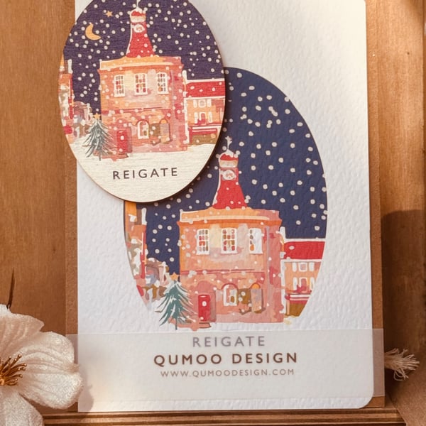 Reigate Christmas card and matching hanging wooden ornament GIFT SET (QM2569)
