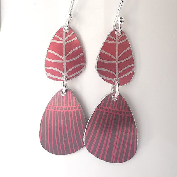 Pebble shaped mid century style red drop leaf earrings
