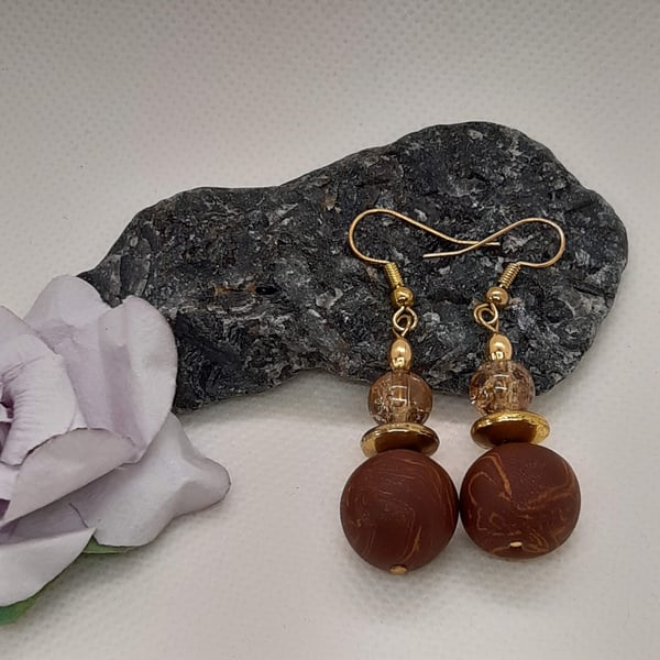 Chestnut and gold polymer clay dangly earrings 
