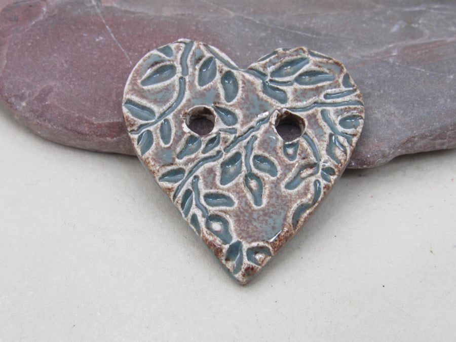 SECONDS Medium Sedge Green Leaf Sprig Texture Heart Shaped Ceramic Button