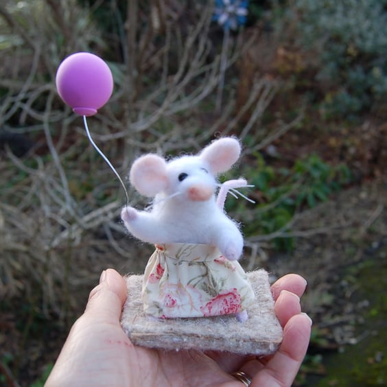 White mouse  - needlefelt.  