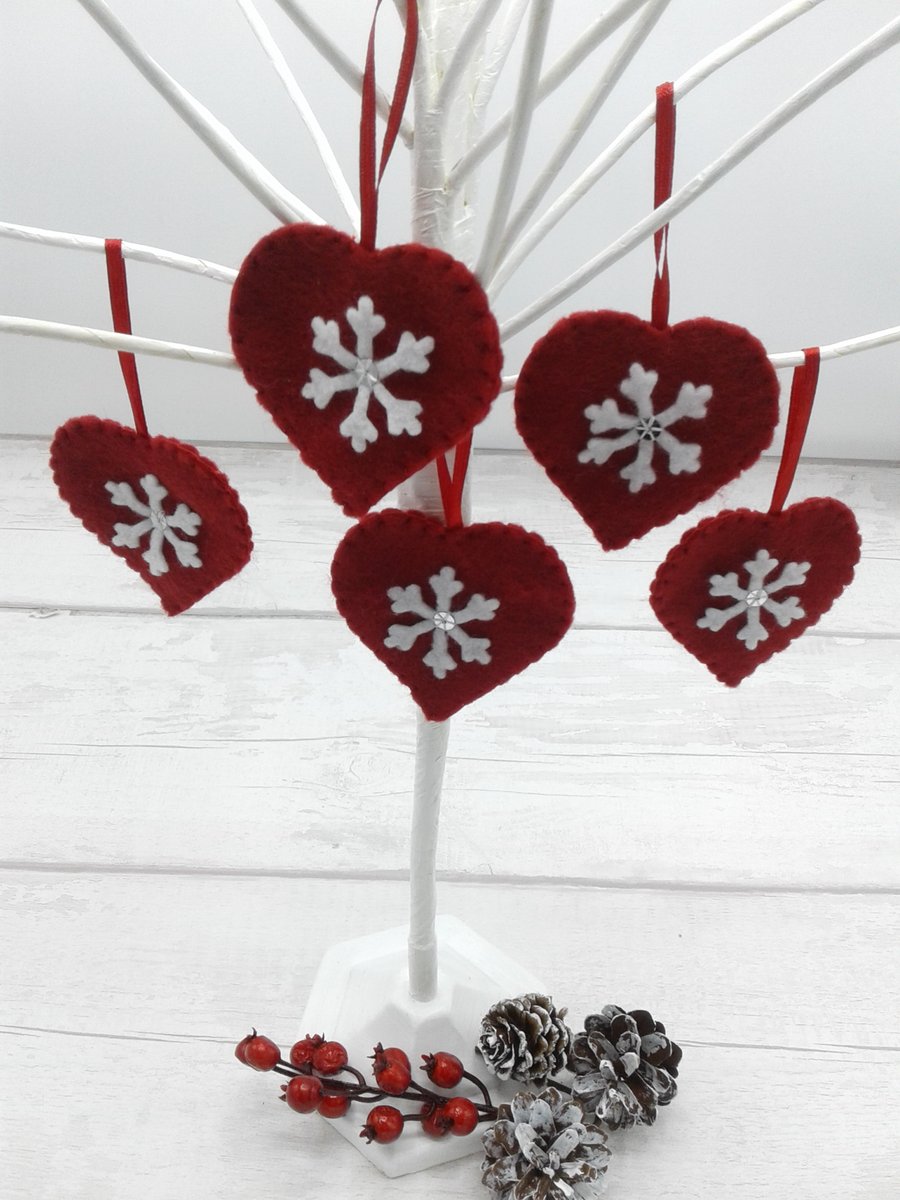 Christmas decorations, Heart and snowflake. Pocket hugs. Favours. Set of 5.