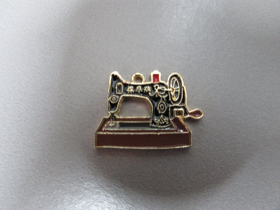 Sewing Machine enamel Jewellery Charm