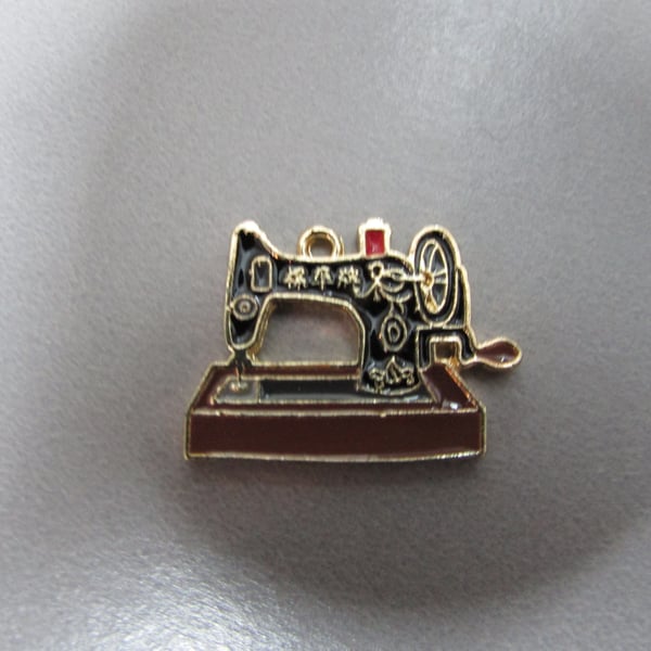 Sewing Machine enamel Jewellery Charm