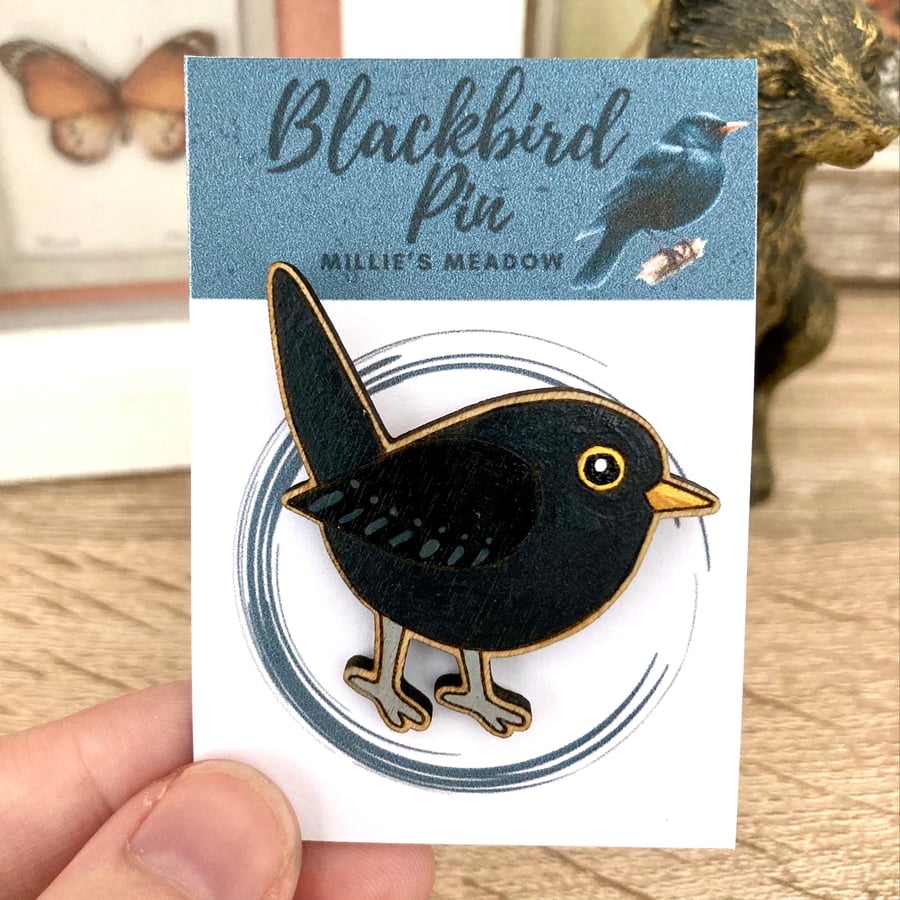 Blackbird pin badge brooch
