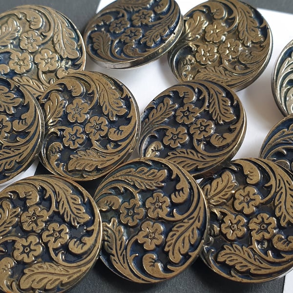 7 8" 22.4mm 36L Antique Silver FLORAL Buttons x 7 (LAST  7 EVER)