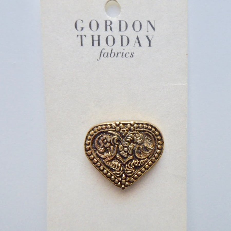 heart button, vintage button, gilt button, Valentine heart, Free Postage 