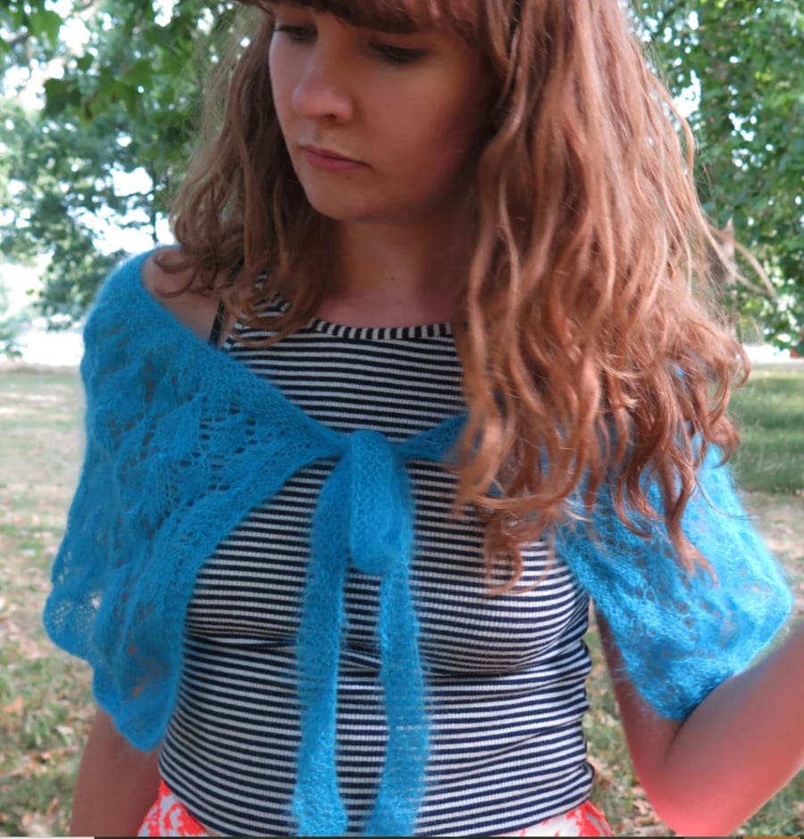 Knitted Lace Capelet, Wedding Capelet, Party Shawl,Prom Shawl, Pattern PDF