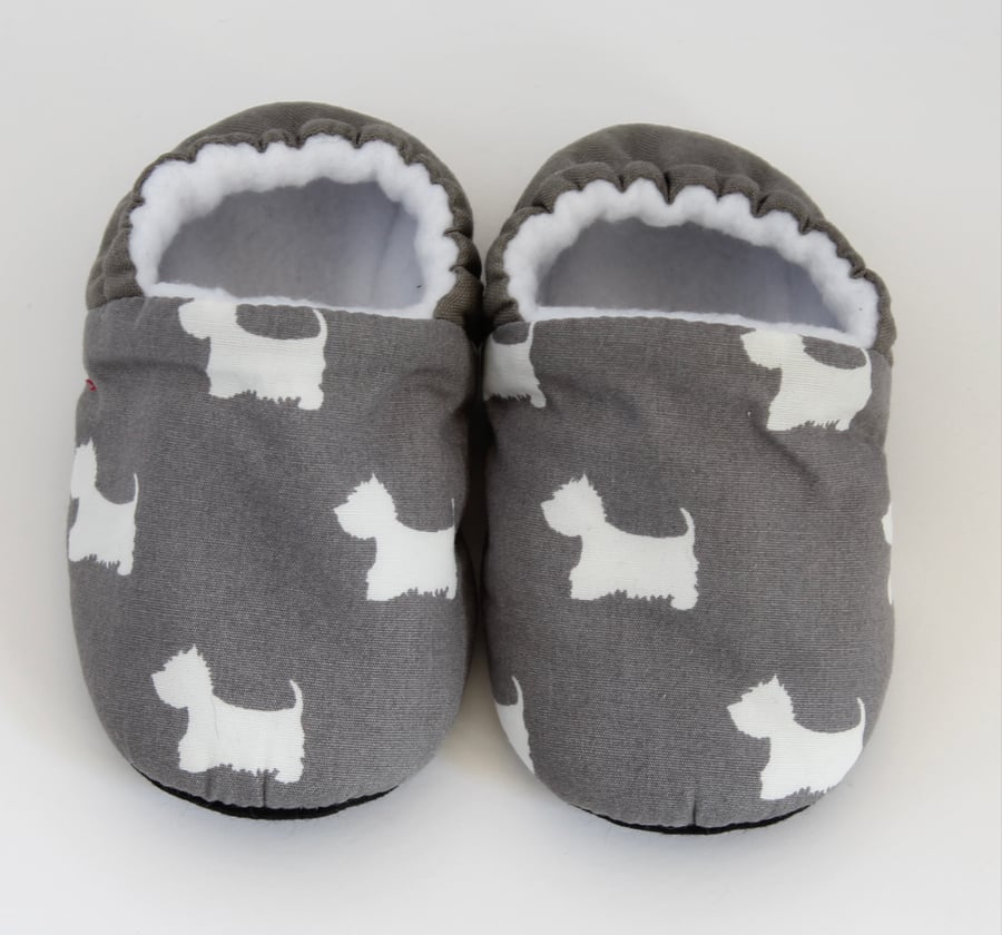 0-3 months Grey Scottie dog baby booties, baby shoes, boys shoes, pram shoes